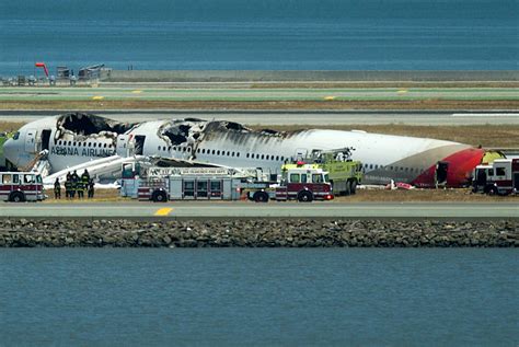 Crash of a Boeing 777-28E in San Francisco: 3 killed | Bureau of ...