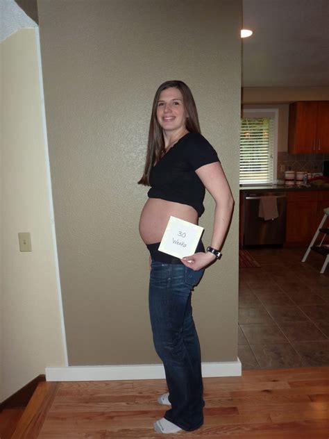 Christen Family: 30 Week Pregnant Belly