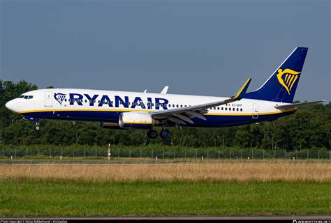 EI DPF Ryanair Boeing 737 8AS WL Photo By Niclas Rebbelmund