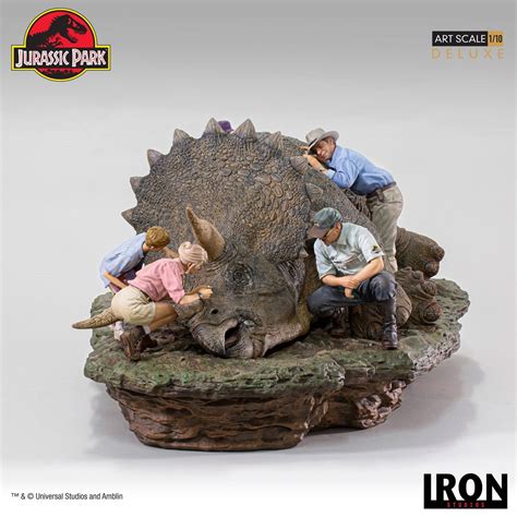 Jurassic Park Triceratops Deluxe Art 1 10 Scale Statue