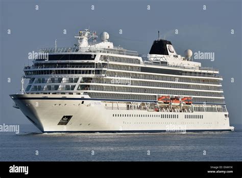 Viking star ship hi-res stock photography and images - Alamy