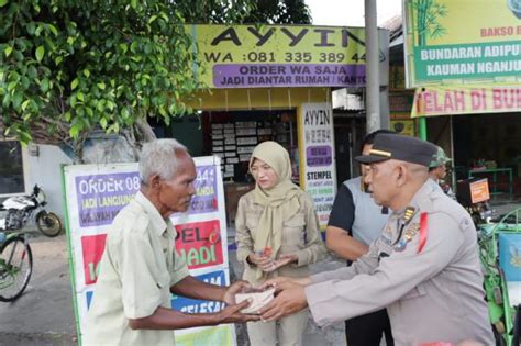 Jumat Berkah Polres Nganjuk Berbagi Sarapan Untuk Tukang Becak Dan