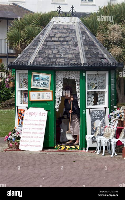 Gypsy Lee Fortune Teller Bognor Regis Stock Photo Alamy