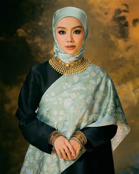 Mastani Satin Square - Sea Grass - Mira Filzah