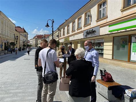 Wybory Prezydenckie W Rzeszowie Trwa Zbi Rka Podpis W Na Listach