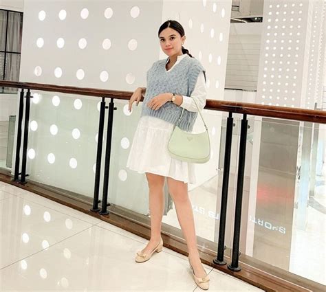 Outfit Ke Kantor Gaya Smart Casual Ala Audi Marissa