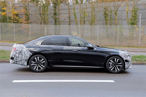 Editors explain how the busted new paper gets its latest scoops 21