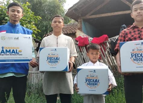 Dt Peduli Garut Dan Pesona Intan Bagikan Puluhan Paket Tangguh Amal