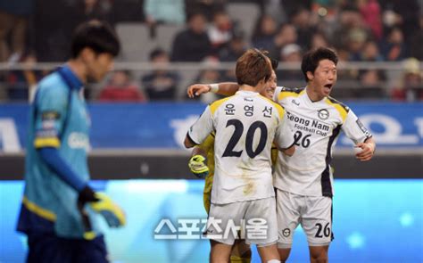 Ss포토 Fa컵 결승 Fc서울 성남fc 골키퍼 교체에서 희비교차