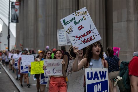 Harpercollins Workers Strike For Better Pay And Benefits The New York