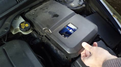 Volvo S40 V50 C30 C70 2004 To 2013 How To Replace The Battery