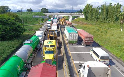 Obras en puente de Jalapilla provoca desvío del tráfico pesado hacia la