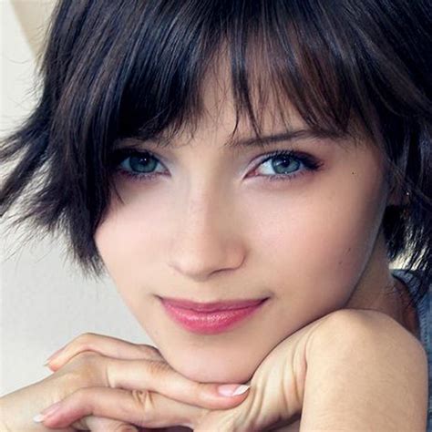 Cute Short Haired Brunette Prettygirls