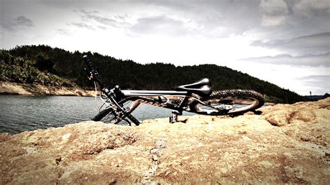 La foto del día en TodoMountainBike Embalse de El Peñol Colombia