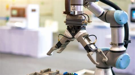 Collaborative Robots Vs. Industrial Robots: What’s the Difference ...