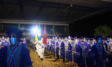 Universitas Nusa Mandiri Gelar Wisuda Secara Hybrid Republika Online