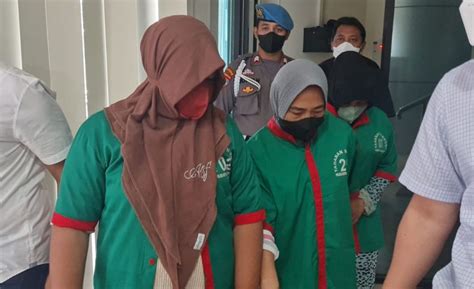 Polisi Tangkap Emak Emak Kurir Narkoba Jaringan Internasional Barang