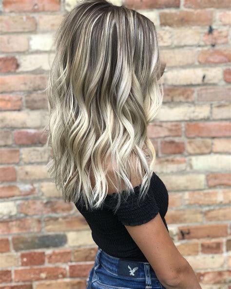 Balayage Highlights Balayagehighlights Blonde Hair With Roots Hair