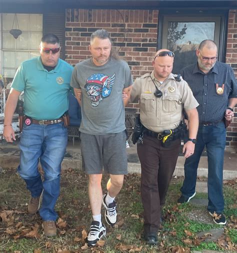 Canadian County man arrested after flash drive of child porn found