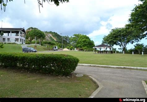 SAN FERNANDO HILL RECREATION CENTRE - San Fernando | park