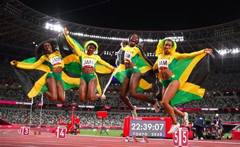 Jamaica Wins Gold In Womens 4x100m Final Canadian Running Magazine