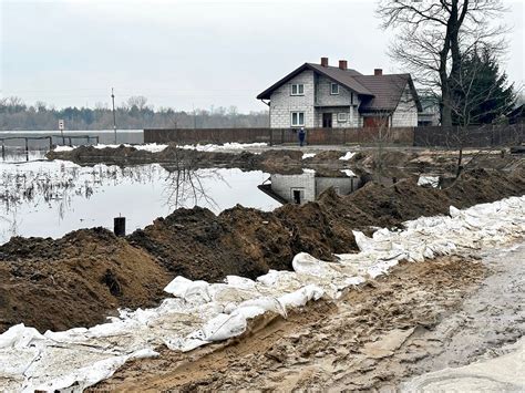 Podtopienia Na Mazowszu Jak Wygl Da Sytuacja Na Bugu Jest Odpowied