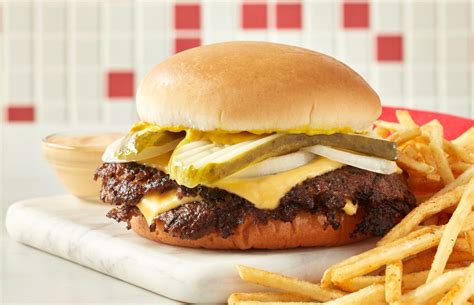 The 28 Most Delicious Fast Food Burgers EVER, Ranked