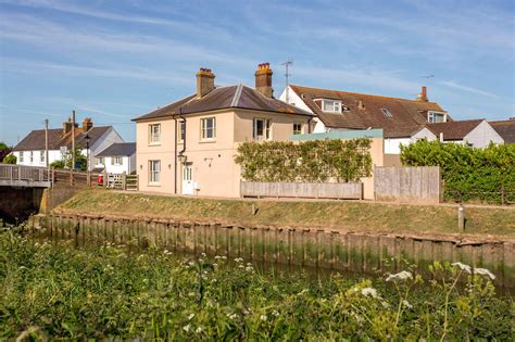 House For Sale With Bedrooms High Street Upper Beeding Fine Country