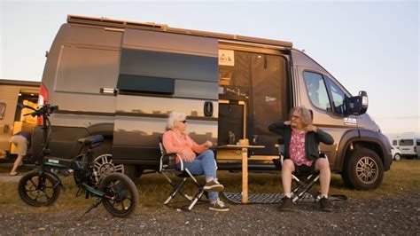 Couple's DIY Van with Clever Desk & Heating System