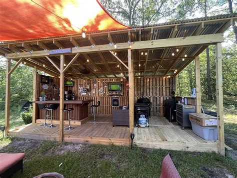 Rustic BBQ Shack In Wooded Setting