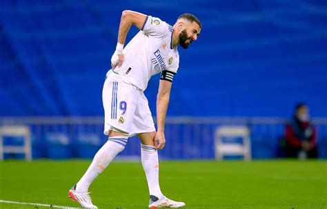 Real Madrid Karim Benzema Se Blesse Et Est Incertain Pour La Ligue