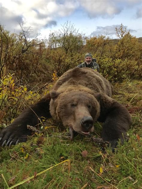 Deltana Outfitters Premier Alaska Hunt Guide