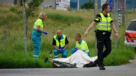 Fietser Gewond Bij Aanrijding Met Auto In Hasselt Rtv Oost