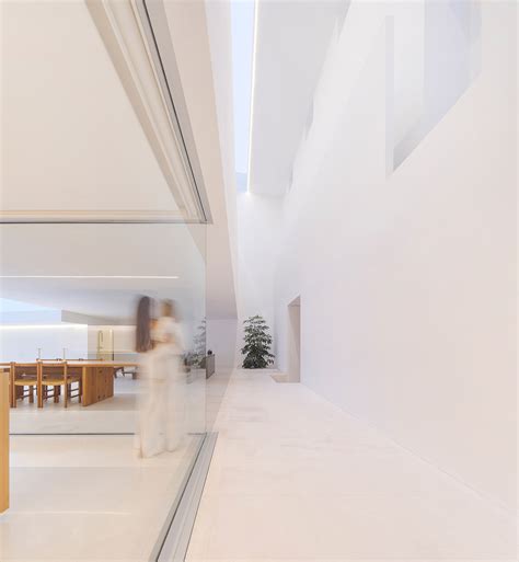 The Empty House By Fran Silvestre Arquitectos 谷德设计网