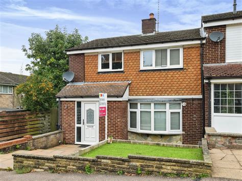 3 Bed End Terrace House For Sale In Small Acre Hemel Hempstead Hp1 £