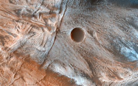 Hirise Views Viscous Flow Features On Mars