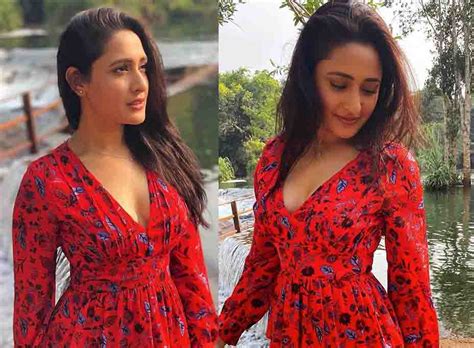 Hot Looks Of Pragya Jaiswal In Red Dress Filmy