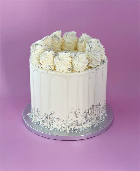 Cake "White & Silver sprinkles" - Christie`s Bakery