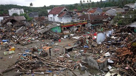 Tsunami En Indonesia Reportan 281 Muertos Y 1016 Heridos Nexofin