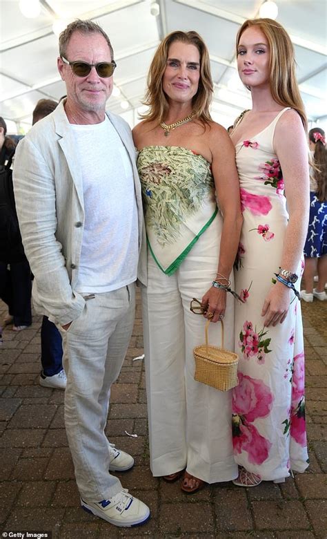 Brooke Shields And Husband Chris Henchy Pose With Daughter Grier 17 At 2023 Hampton Classic