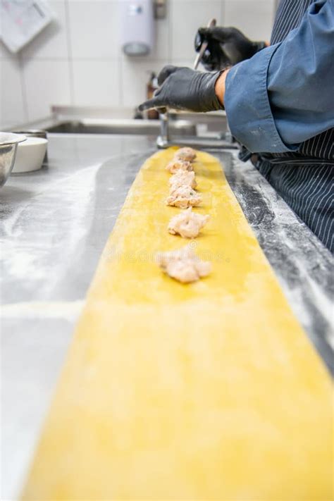 Proceso De Preparación De Pasta Italiana Pasta Hecha a Mano Gastronomía