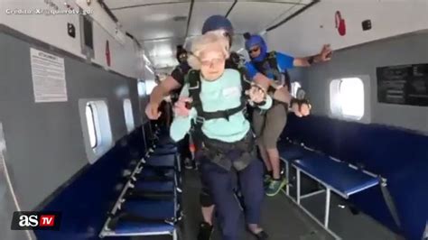 104-year-old grandma breaks skydiving Guinness World Record - AS USA