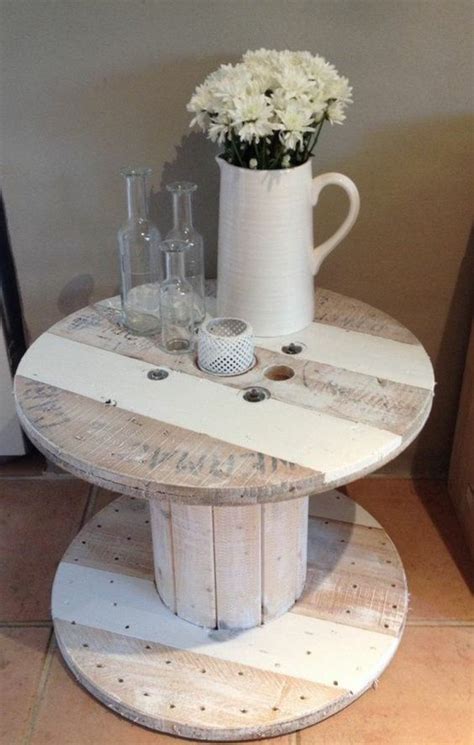 Touret Table Basse En Bois Style Rustique Un Vase De Fleurs Id E Que