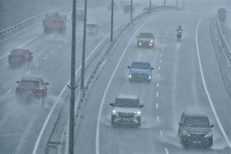 Ribut Petir Hujan Lebat Landa Hampir Seluruh Negara Petang Ini Kosmo