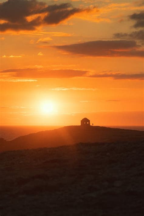 Silhouette of Building during Sunset · Free Stock Photo