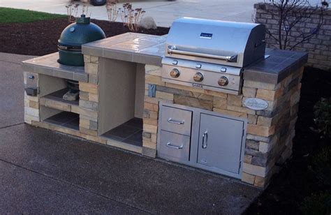 Outdoor Living Big Green Eggsmoker And Saber Grill Custom Outdoor Kitchen