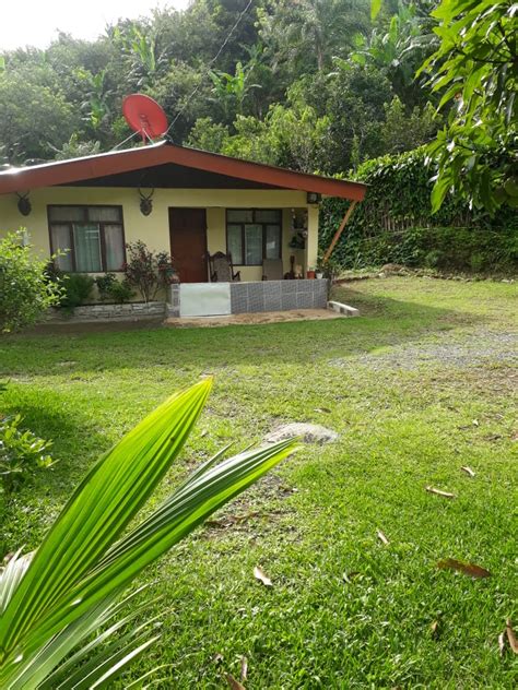 Se vende terreno con una casa en Vuelta de Jorco Aserrí Inhaus