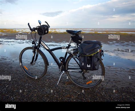 Bicycle Panniers Fotos Und Bildmaterial In Hoher Aufl Sung Alamy