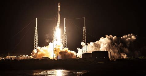 SpaceX could upgrade Starlink constellation with tens of thousands of ...