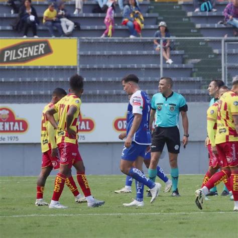 Aucas no pudo sostener su ventaja y terminó igualando 2 2 ante Imbabura